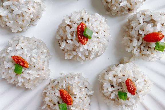 哪些人不適合食用糯米？東莞食材配送公司?為您解答